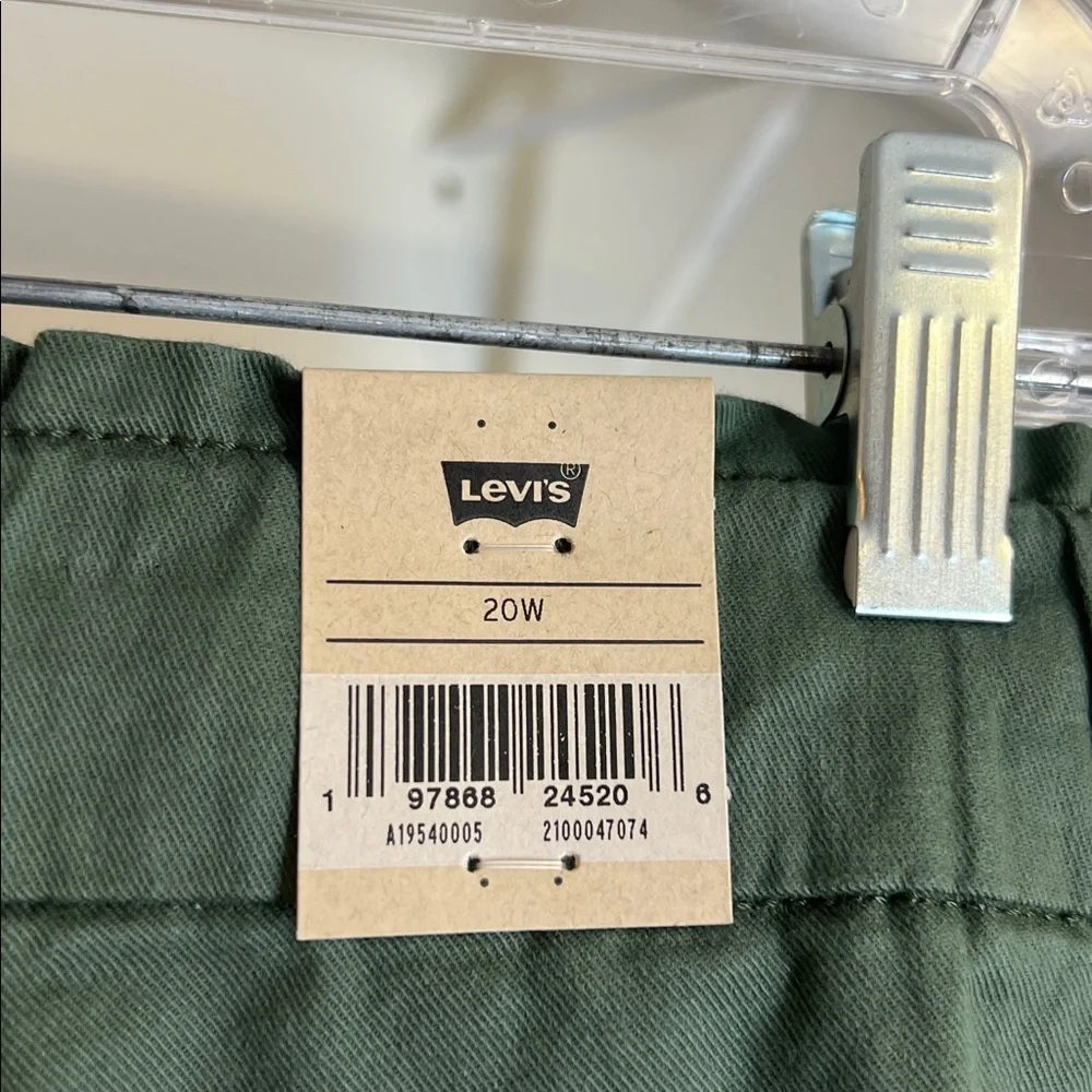 NWT Levi’s Ankle Length Green Khaki Jogger Pants w/ Elastic‎ Waist- 20W